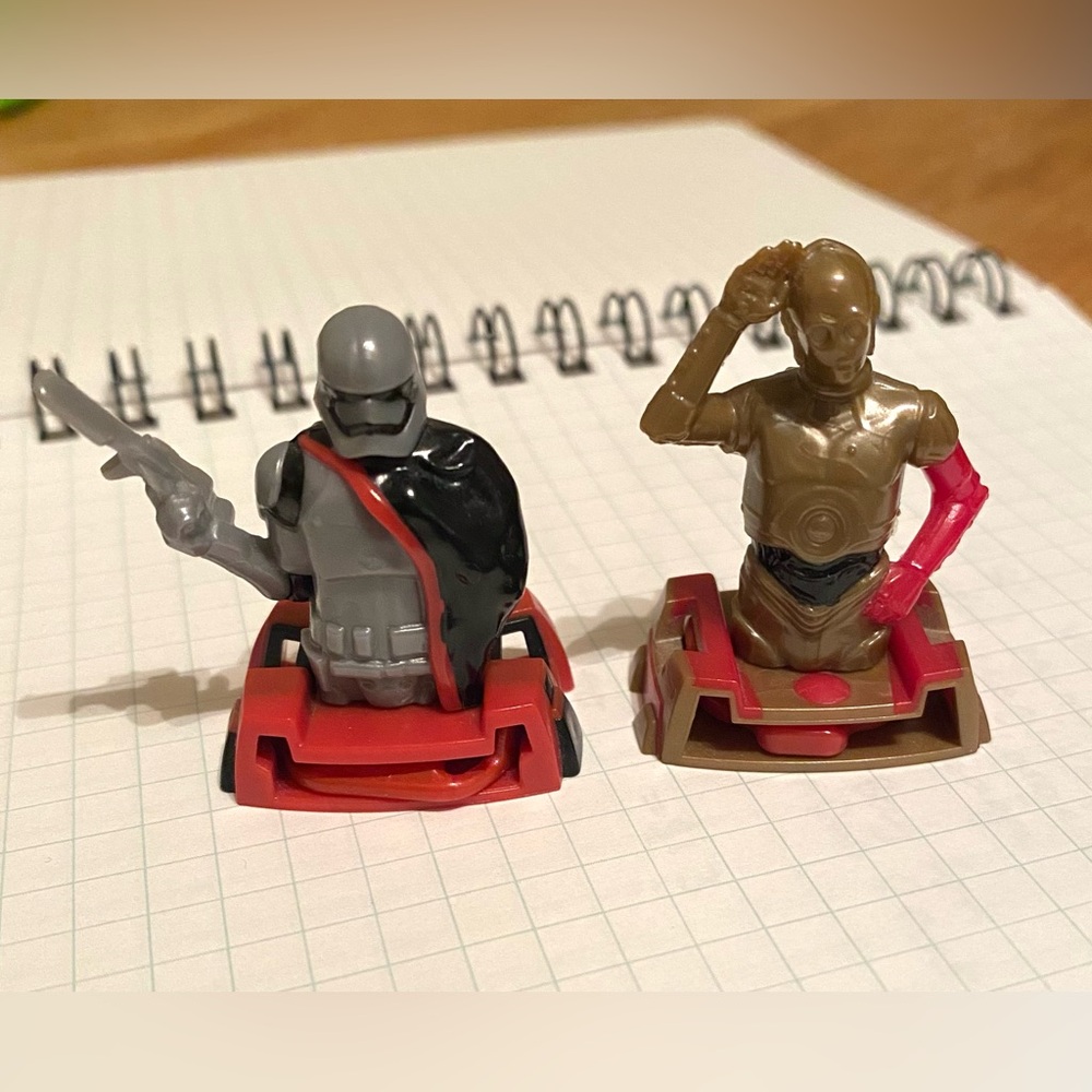 Set of 2 - 2018 Star Wars Kinder Joy Surprise Toys C3PO and Phasma